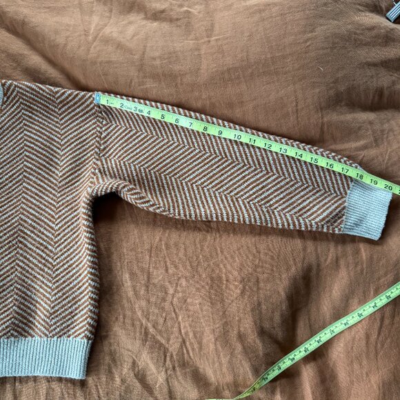 Chevron striped cardigan button cropped sweater - Picture 6 of 8